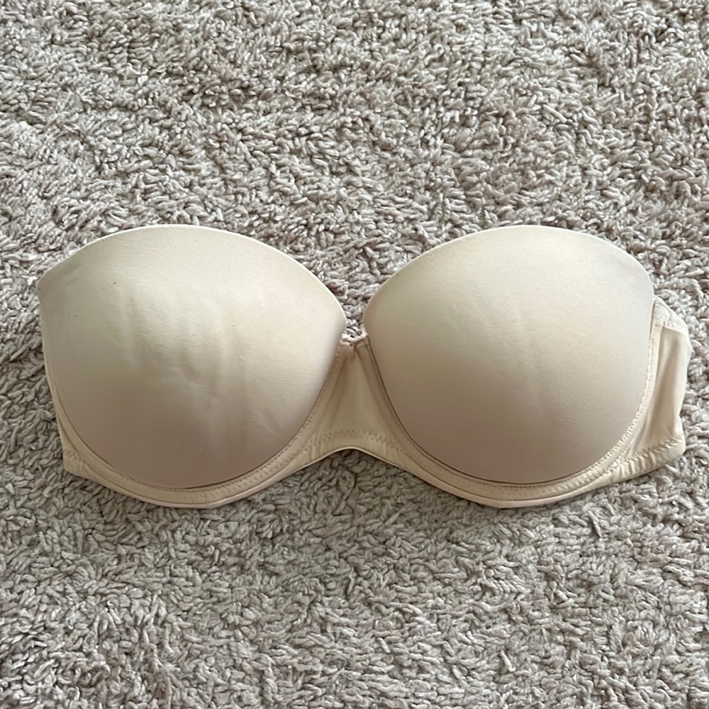 Victoria’s Secret strapless bra